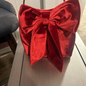 Red Velvet Bow Accent Women's Handbag brand new never worn!